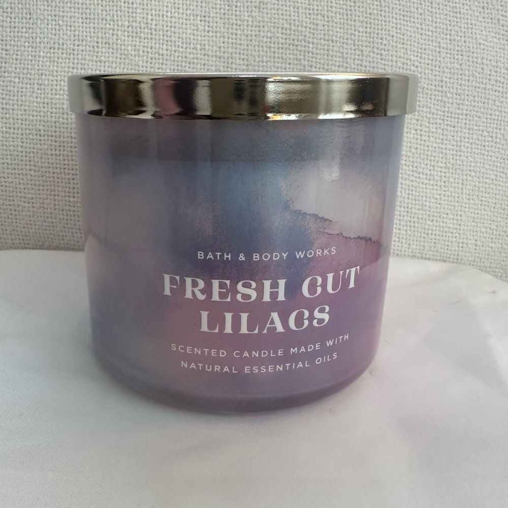 Bath & Body Works fresh cut lilacs 3 wick new
